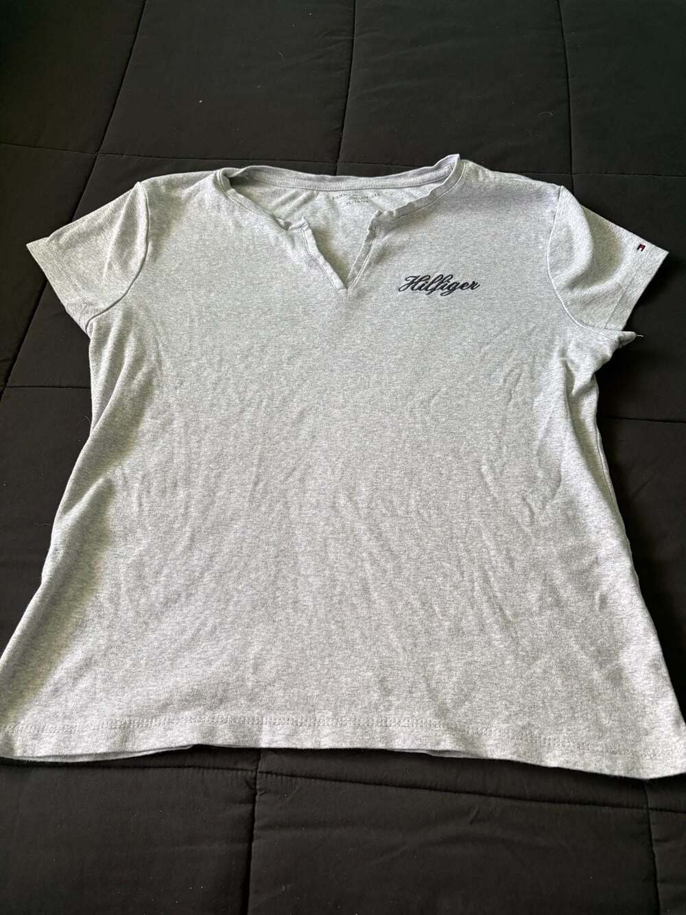 Tommy Hilfiger Women's Heather Gray Split Neck Script Logo Tee